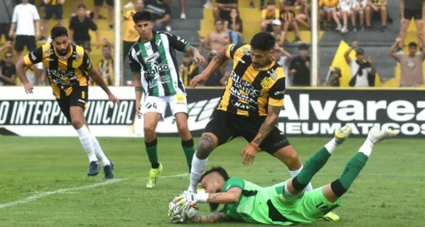 El cl&aacute;sico entre Olimpo y Villa Mitre no paso del cero
