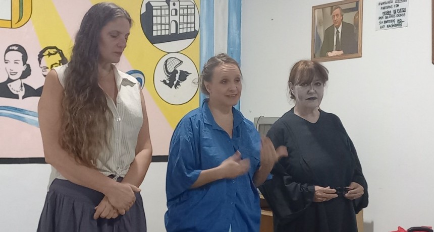  �Mujeres de Palabra� se presento en el PJ local de calle Pelegrini al 900