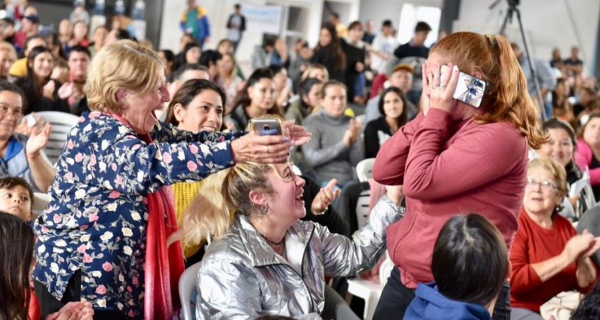 Se sortearon 80 viviendas para familias de Navarro