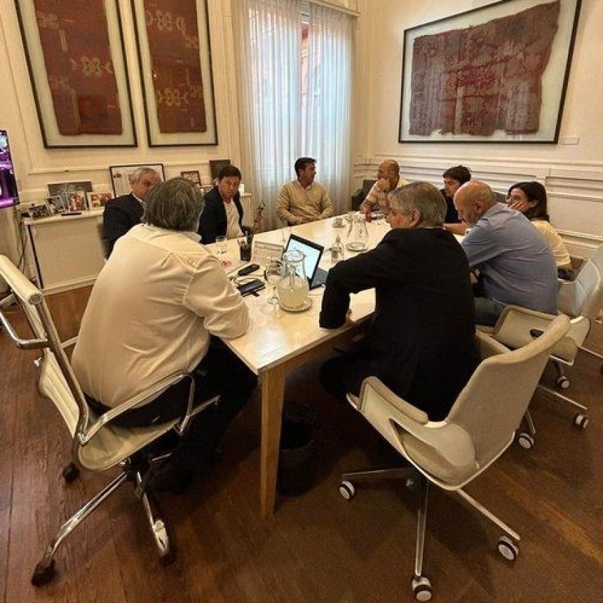 El Chino Navarro se reunio con Vecinalistas de varios Distritos