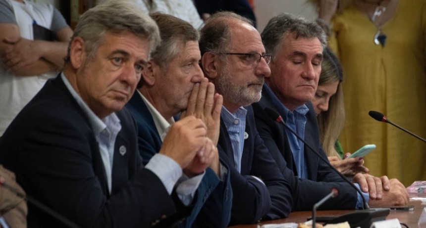 El campo baj&oacute; dr&aacute;sticamente la liquidaci&oacute;n de soja y crece la presi&oacute;n para que Massa deval&uacute;e