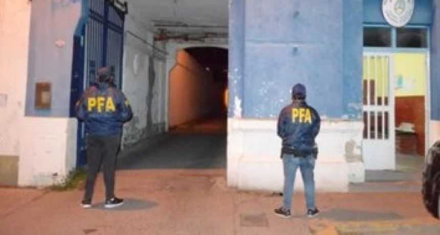 ORDEN DE PRESENTACION DE LIBRO DE GUARDIA Y SECUESTRO DE PLANTA DE MARIHUANA EN COMISARIA DE LA CALLE MURATURE