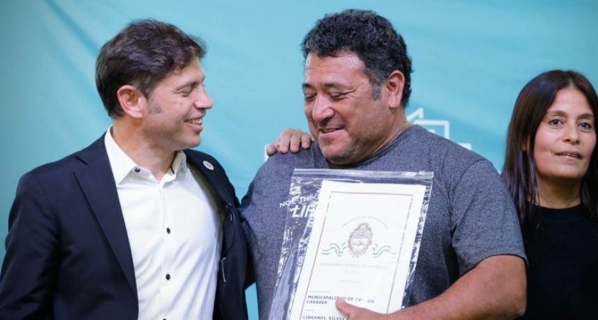 La Provincia entreg&oacute; 377 t&iacute;tulos de propiedad gratuitos en Carlos Casares