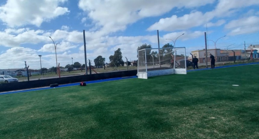 Siguen avanzando las obras en la cancha de hokey de sporting