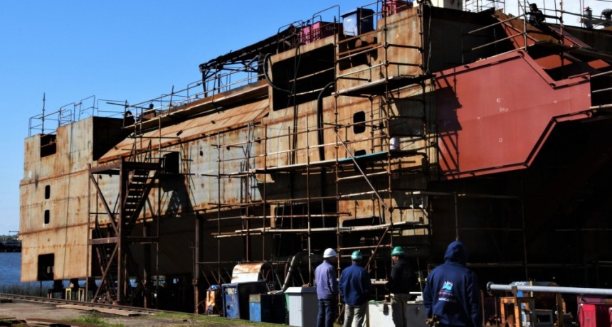 Astillero R&iacute;o Santiago: Etapa final para la compuerta flotante del Dique 2 en Puerto Belgrano 