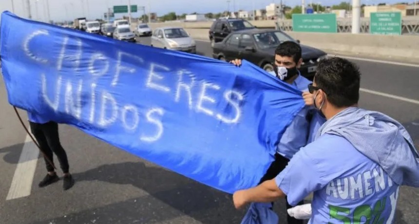 Luz Roja: El servicio publico de transporte se encuentra en Alerta por paritarias incumplidas.