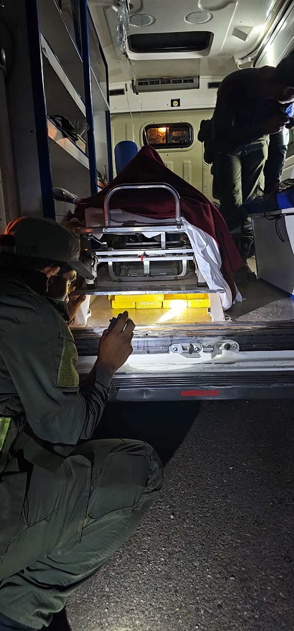 ENCUENTRAN 134 KG DE COCAINA EN UNA AMBULANCIA