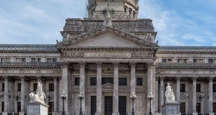 Gobierno ya tiene listos el paquete fiscal y la nueva ley &oacute;mnibus: estos son los dos proyectos