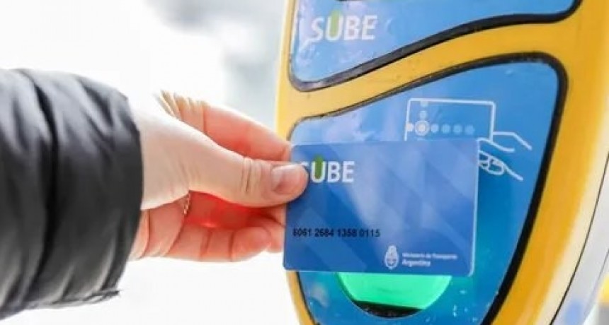 Boleto Estudiantil: El intendente Rodrigo Aristimu&ntilde;o firm&oacute; el decreto que autoriza a las empresas de transporte local a aplicar el descuento del 50%.