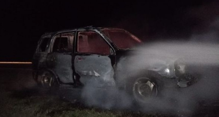 Se incendio veh&iacute;culo en la Ruta 3
