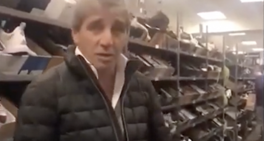 Una cient&iacute;fica argentina confront&oacute; a Caputo por las universidades, mientras estaba de shopping en Washington