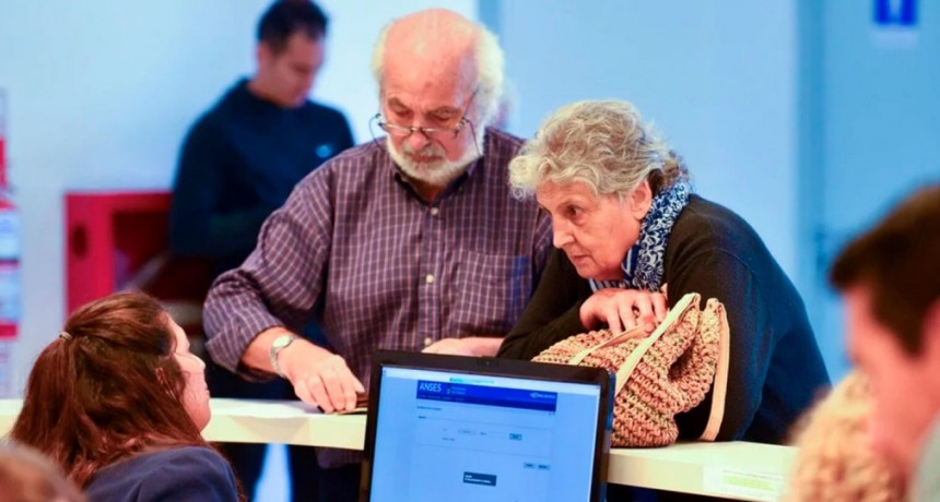 El Gobierno oficializ&oacute; el pago del bono de $70 mil para jubilados