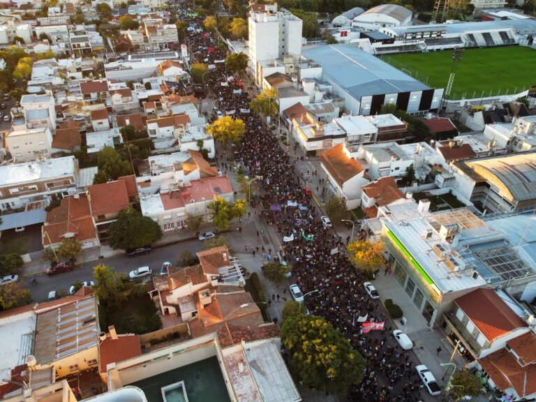 Bah&iacute;a Blanca: Masiva convocatoria por la Educaci&oacute;n Publica