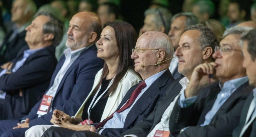 Extrema tensi&oacute;n en la UIA por el desplome industrial: un sector rechaza el oficialismo de Techint