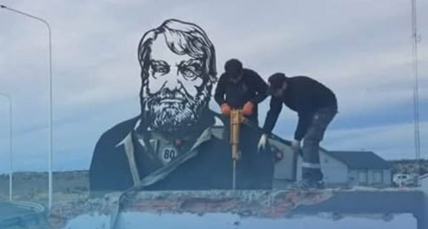 Restituir&aacute;n el Monumento a Osvaldo Bayer