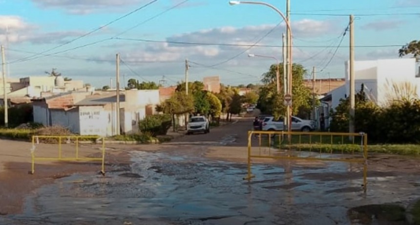 El intendente firm&oacute; un acta compromiso con ABSA para importantes obras cloacales en la ciudad