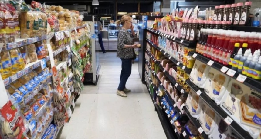 Consultoras relevadas por el Banco Central esperan una inflaci&oacute;n mayor y un d&oacute;lar m&aacute;s alto para fin de a&ntilde;o