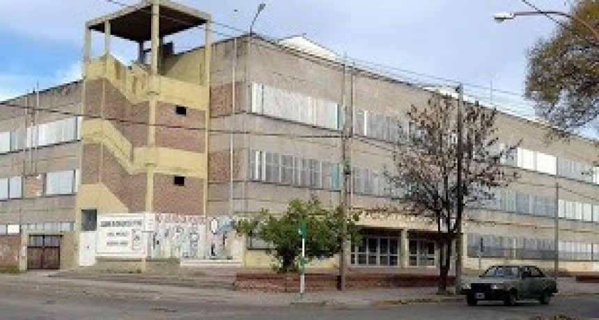 La escalada de violencia parece no terminar en el ex colegio nacional!.