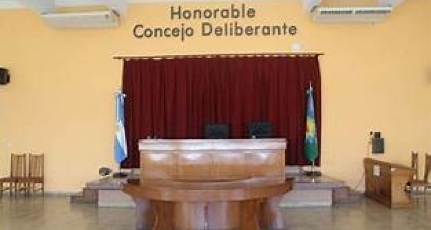 Graves cuestionamientos de la oposici&oacute;n al secretario de Gobierno tras su interpelaci&oacute;n en el Concejo