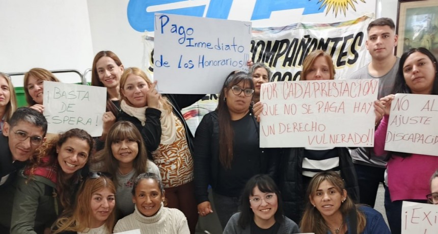 Paro de Acompa&ntilde;antes terap&eacute;uticos: tras 90 d&iacute;as sin cobrar sueldos 