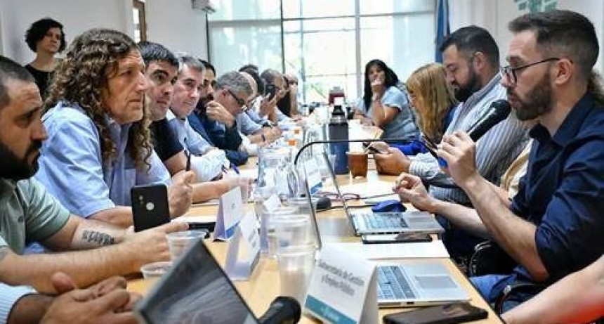 ATE DISCUTE PARITARIAS CON PROVINCIA