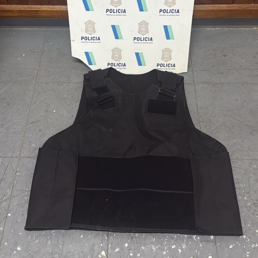 APREHENDIDO POR ATENTADO Y RESISTENCIA A LA AUTORIDAD Y DA&Ntilde;OS