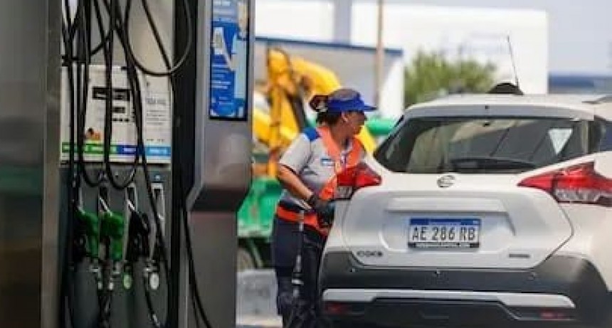 YPF anunci&oacute; que bajar&aacute; un 4 por ciento el precio de la nafta