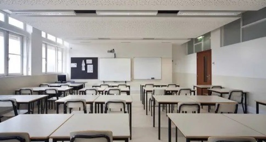 Escuelas de Coronel Rosales restringen el ingreso con mochilas por medidas preventivas