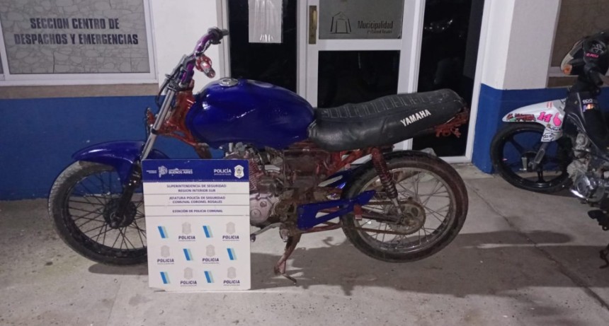 Dos aprehendidos tras persecuci&oacute;n en Punta Alta: circulaban en moto sin patente y con numeraci&oacute;n adulterada