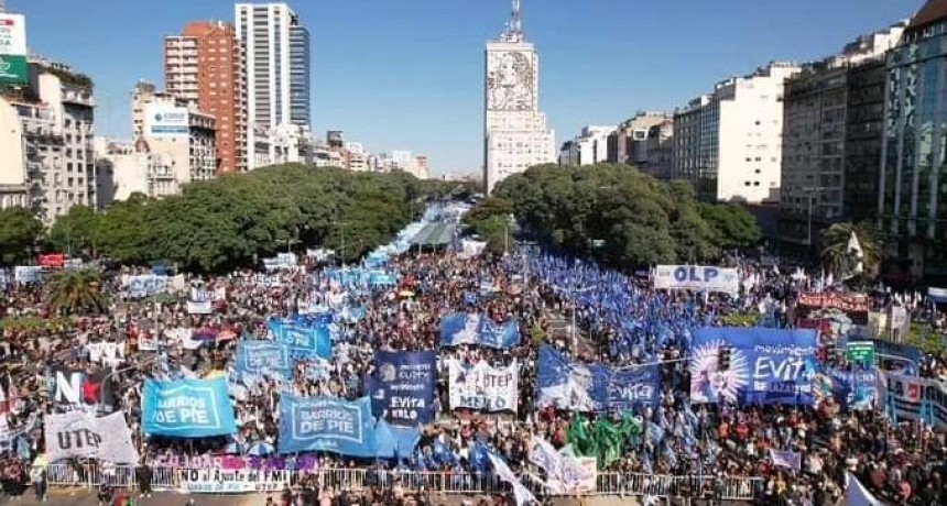 Trabajadores se movilizaron por el 1&deg; de mayo y contra "los condicionamientos del FMI" 