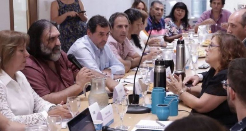 Buenos Aires: docentes pidieron una "urgente" readecuaci&oacute;n del acuerdo salarial