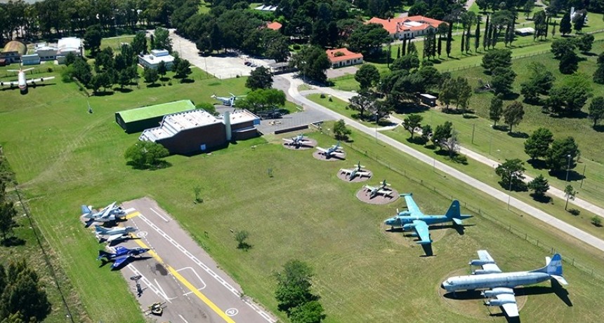 Rosales presente en la jornada de Puertas Abiertas de la Base Aeronaval de Espora