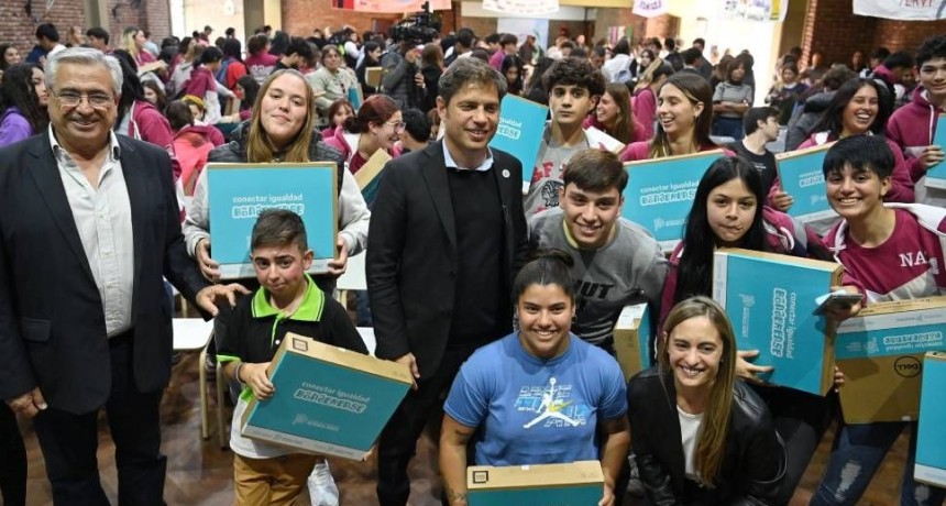 Se entregaron 327 computadoras a estudiantes de General Villegas