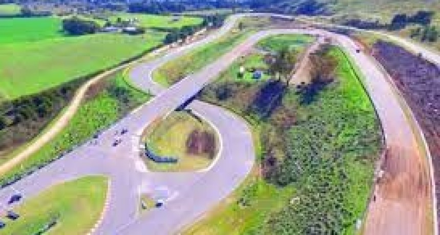 Kicillof suscribi&oacute; un convenio para la puesta en valor del aut&oacute;dromo de Balcarce 