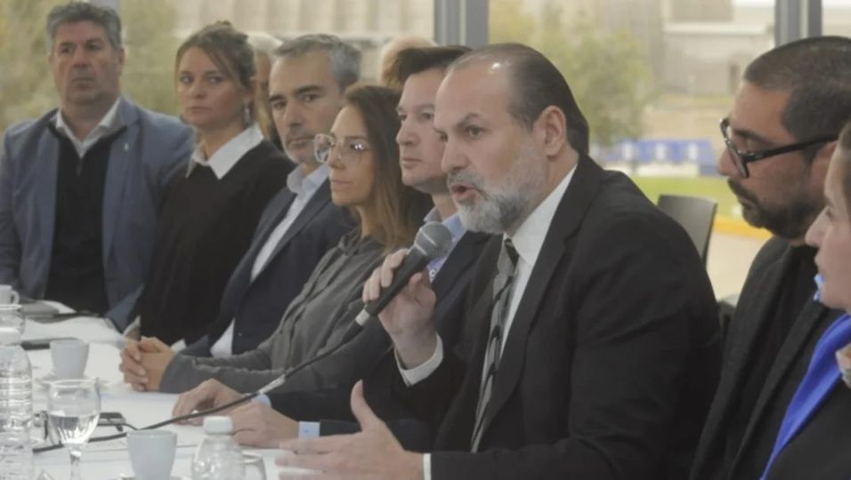 Cónclave en defensa del megaproyecto de GNL en Bahía Blanca