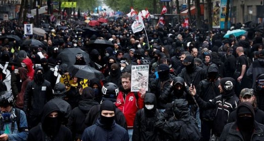 Cerca de 300 detenidos en Francia durante las movilizaciones por el D&iacute;a Internacional del Trabajo
