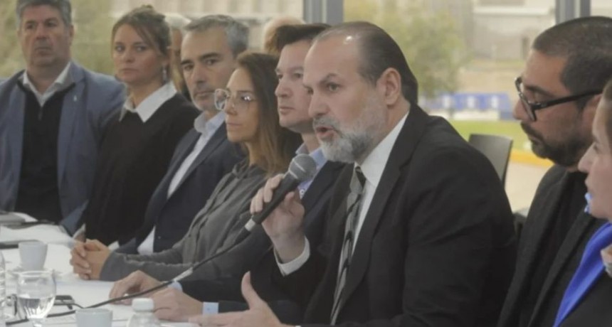 C&oacute;nclave en defensa del megaproyecto de GNL en Bah&iacute;a Blanca