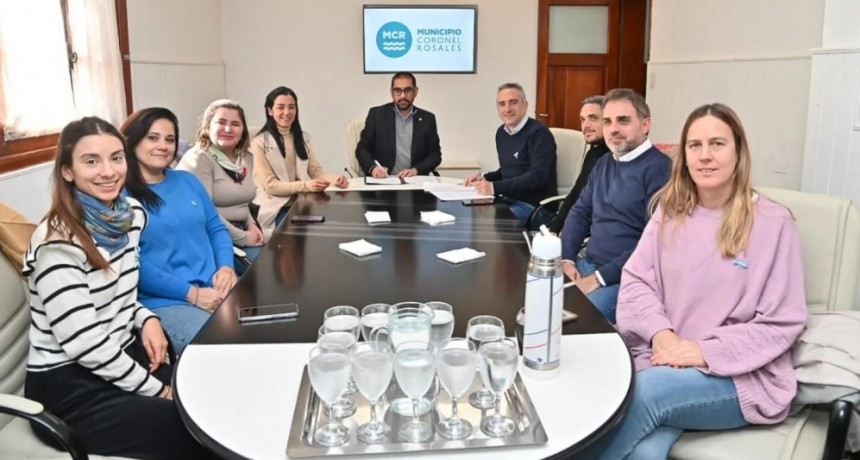 Coronel Rosales firma el Pacto Social por las Ni&ntilde;eces y Adolescencias