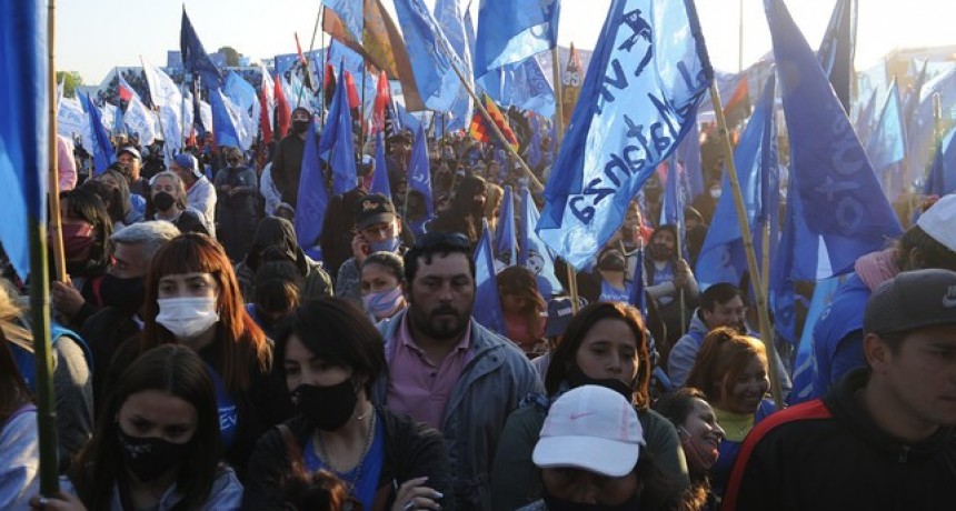  "Buscan estigmatizar y romper la organizaci&oacute;n para tapar la entrega del pa&iacute;s"