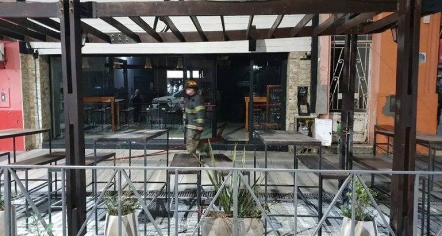 Incendio en un local gastron&oacute;mico del centro de Punta Alta