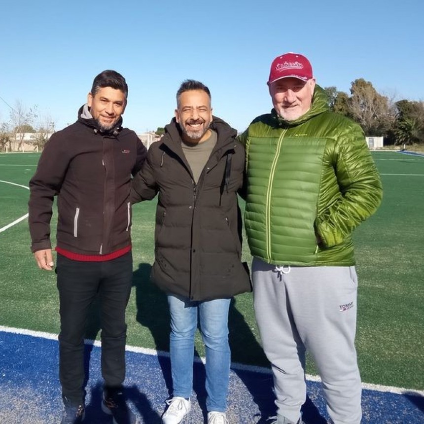 Acuerdo para la construccion de bancos de suplentes en la cancha de hokey en Sporting