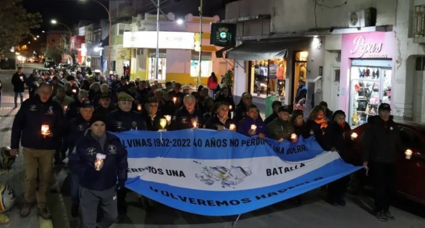 Las antorchas iluminaron la ciudad!!