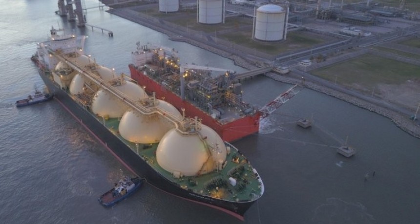 Bah&iacute;a Blanca volvi&oacute; a unirse por la planta de GNL