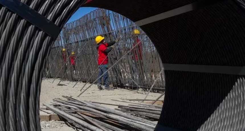 Fuerte baja de la industria y la construcci&oacute;n en marzo: cayeron 21,2% y 42,2% respectivamente