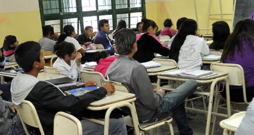 Un funcionario explic&oacute; los principales cambios en la secundaria