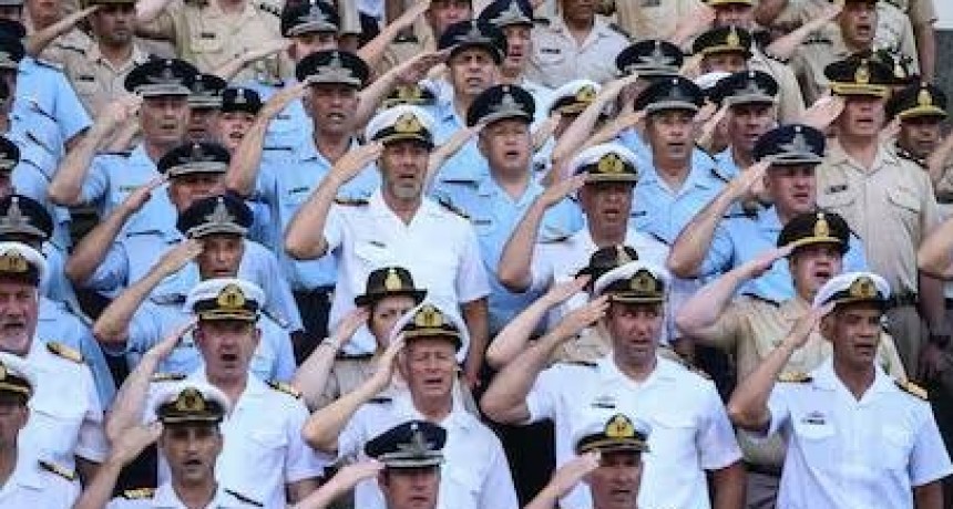 Fuerzas Armadas con aumento y aguinaldo en julio: cu&aacute;nto cobran la Marina, el Ej&eacute;rcito y la Fuerza A&eacute;rea el mes que viene