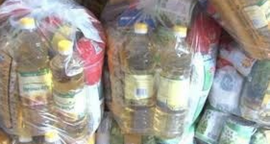  Entrega de bolsones de alimentos del Municipio