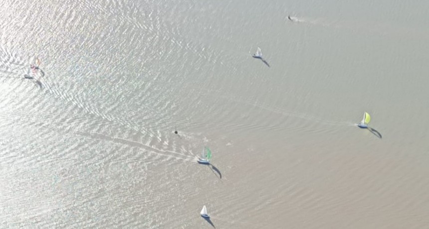 Se disput&oacute; la regata &ldquo;D&iacute;a de la Armada Argentina 2025&rdquo; en Puerto Belgrano