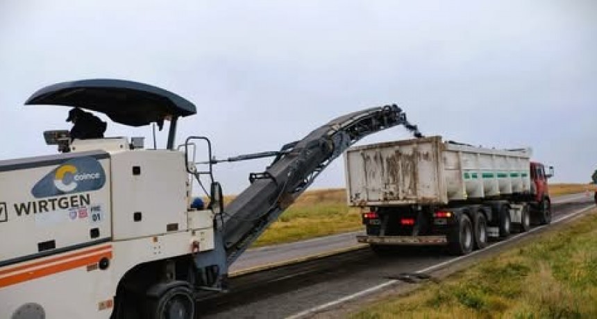 Bachean la ruta 3 entre Monte Hermoso y Pehu&eacute;n C&oacute;
