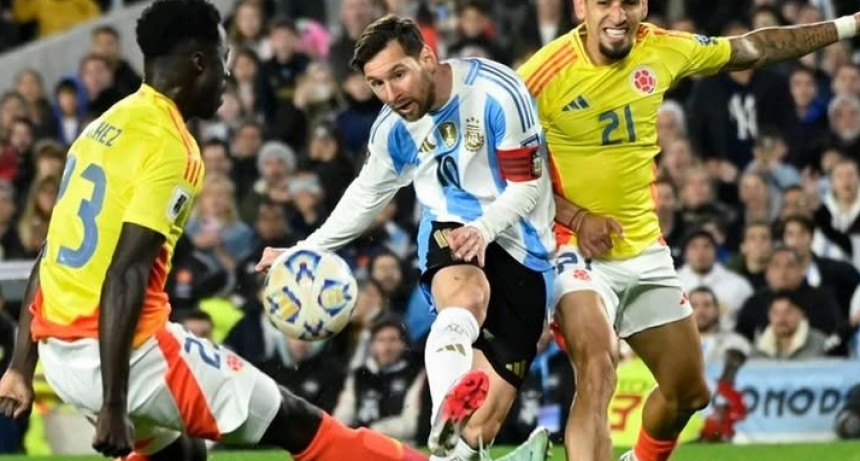 Con diez jugadores, la Selecci&oacute;n argentina igual&oacute; ante Colombia por las Eliminatorias Sudamericanas